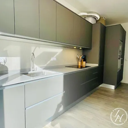 Luzdomar - Seaview Terrace - 600m アパート ラゴス